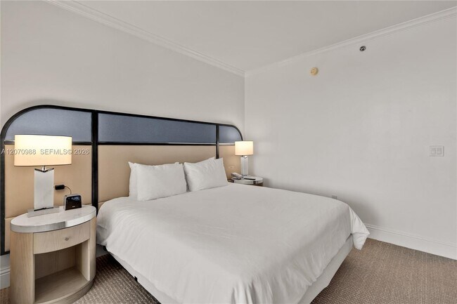 Building Photo - 4401 Collins Ave