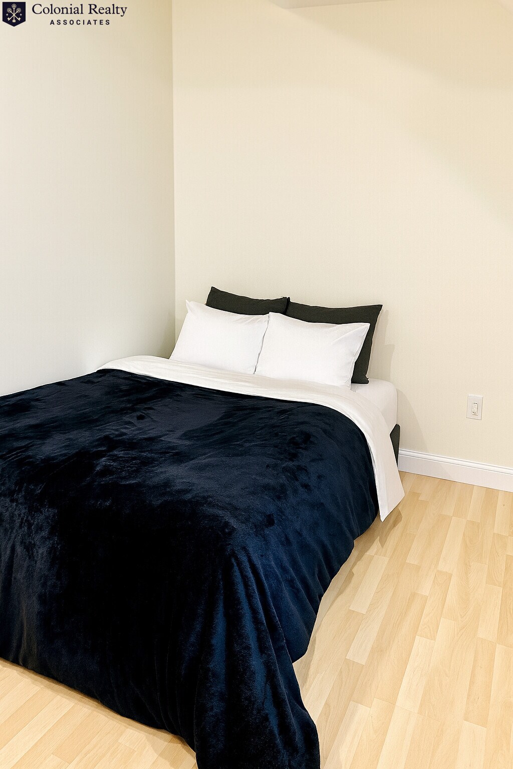 Building Photo - 10 Strathmore Rd