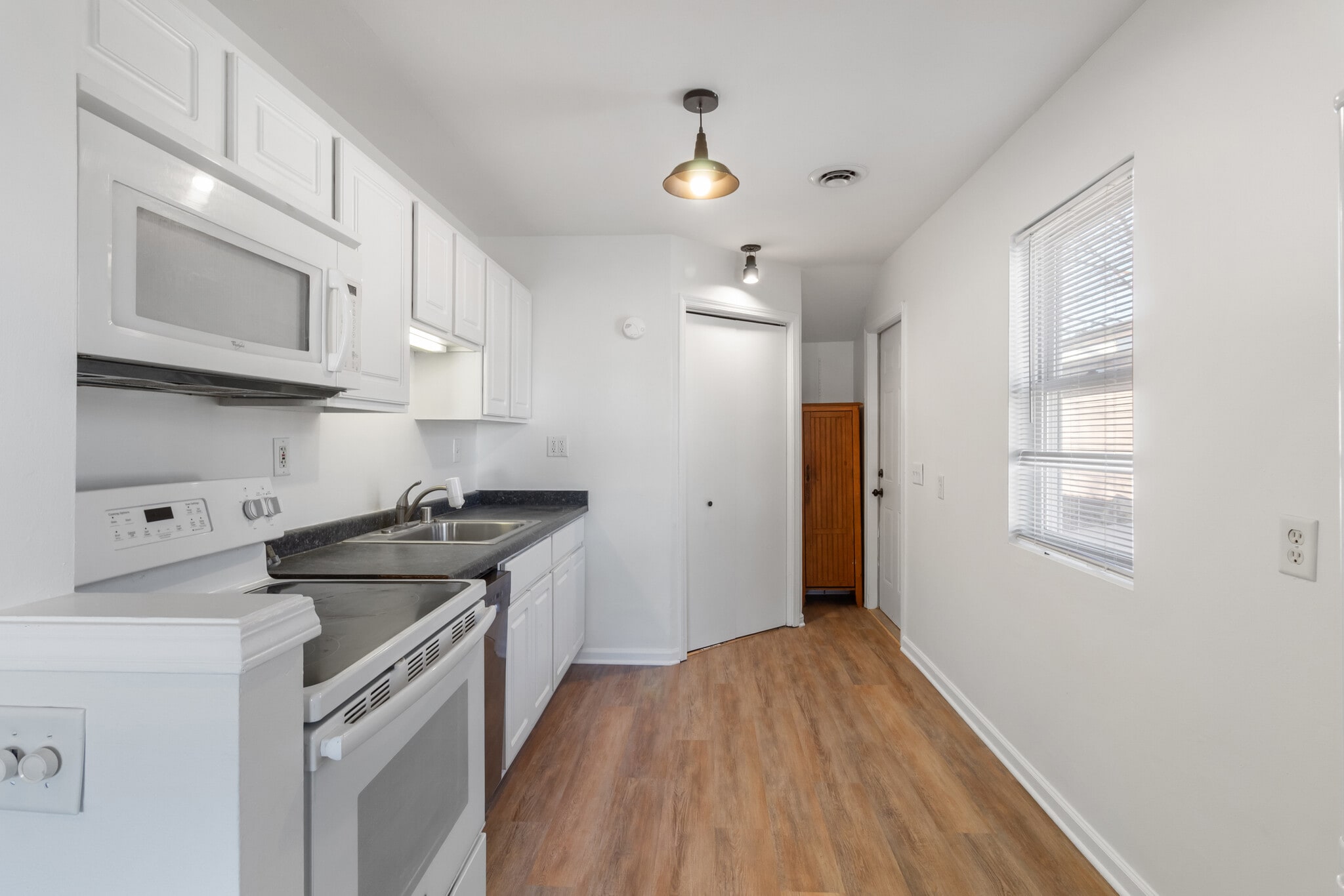 kitchen - 3489 Hargrove St