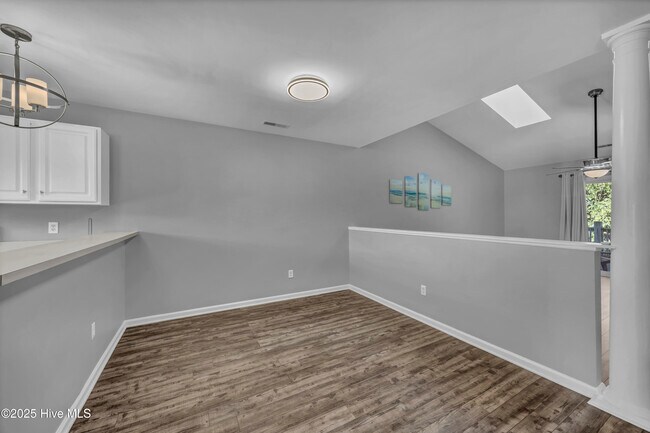 Building Photo - 4609 McClelland Dr