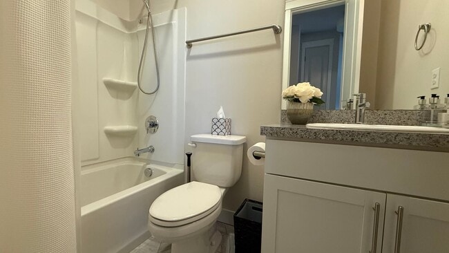 Building Photo - Furnished Ranch Style Condo W/Garage off Sand Lake/Kincaid. Must see. Available NOW!