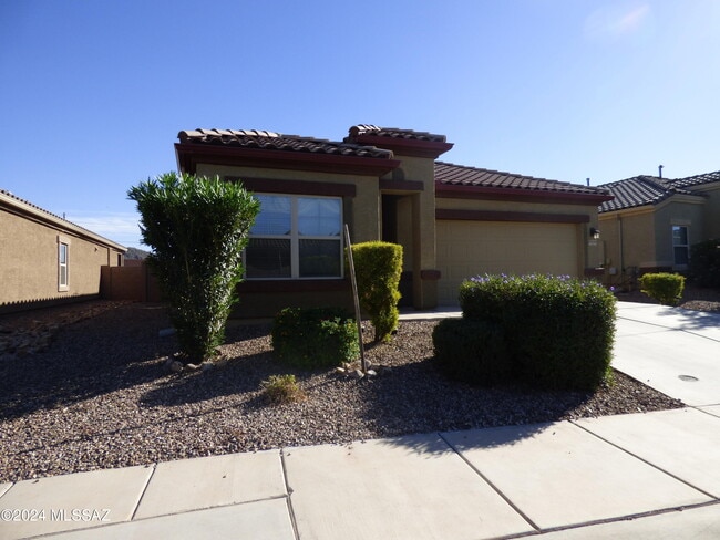 Building Photo - 10208 N Crooked Peak Trail