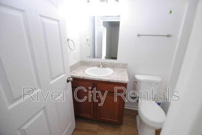 Building Photo - 5623 Overlook Dr E