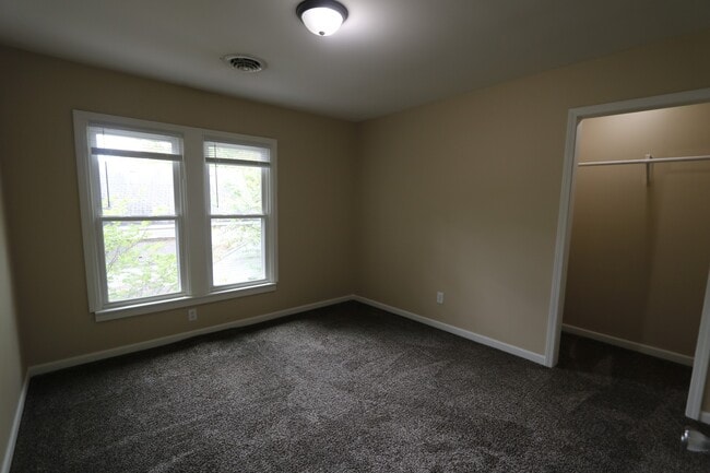 Building Photo - 421 S Garfield Ave