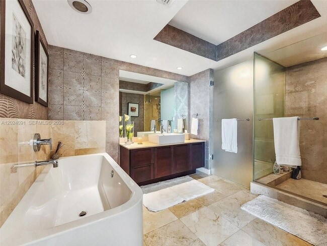 Building Photo - 150 Sunny Isles Blvd