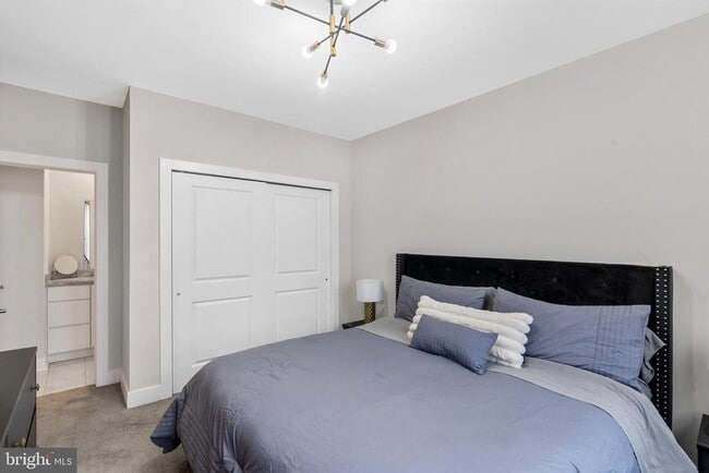 Building Photo - 204B Dock St