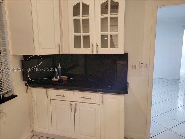 Building Photo - 5200 SW 89th Pl