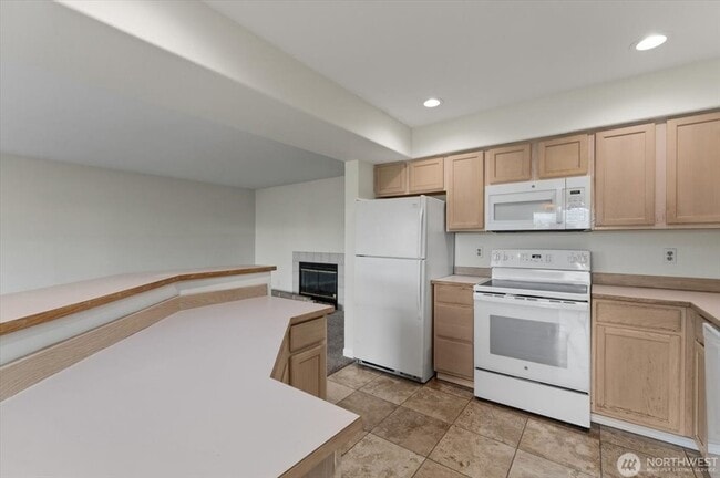 Building Photo - 2305 W Woodin Ave