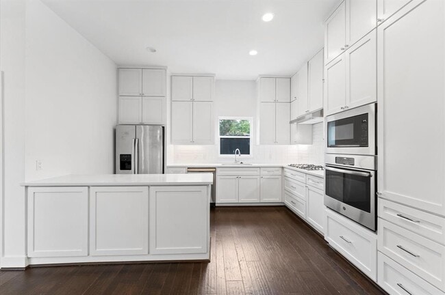 Building Photo - 7722 Jack Oak Ave
