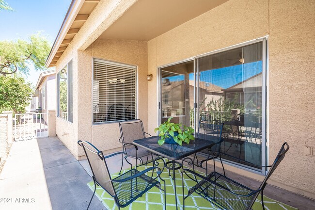 Building Photo - 1802 E Peach Tree Dr