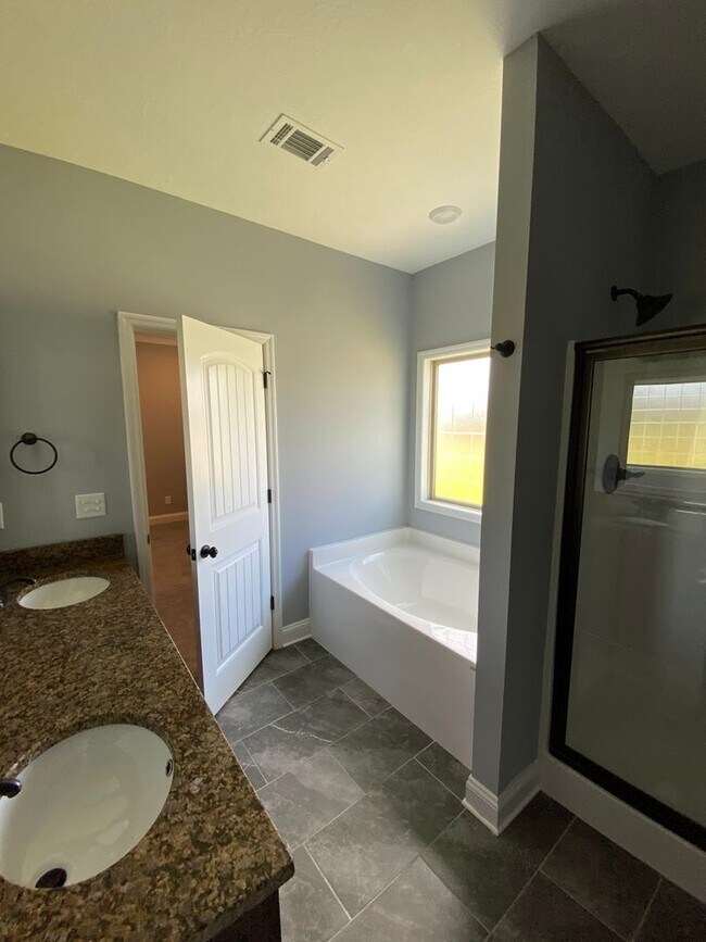 Building Photo - 70 Rachel Avenue