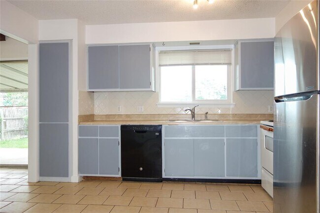 Building Photo - 1416 Cardinal Hill Dr