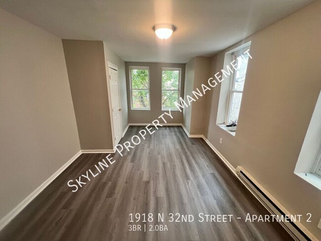 Building Photo - Newly Renovated 3 Bedroom Apartment For Re...