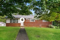 Building Photo - 3 Bedroom Pet-Friendly Home in KNOXVILLE, TN with Main Street Renewal