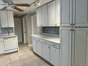 Building Photo - 1039 Miner Rd