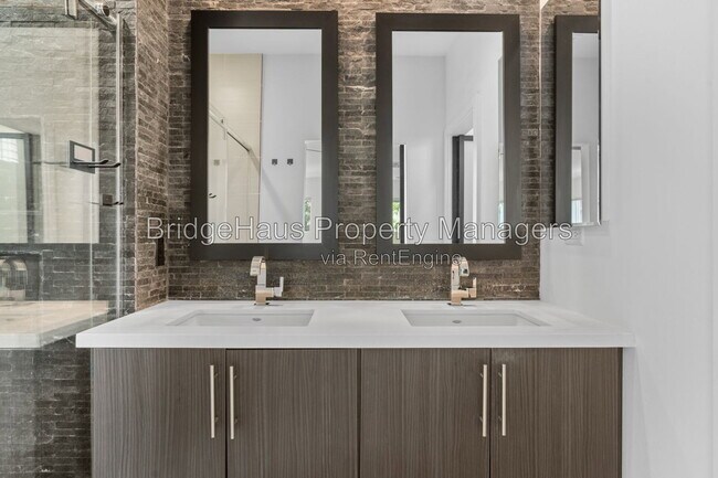 Building Photo - 7857 Inception Way