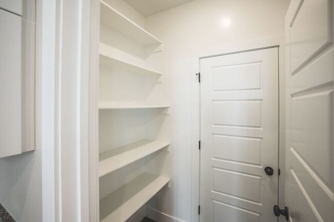 Building Photo - MODERN 4 BED 3 BATH TOWNHOME IN SUGAR CITY