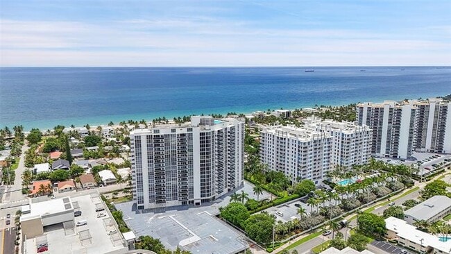 Building Photo - 2841 N Ocean Blvd