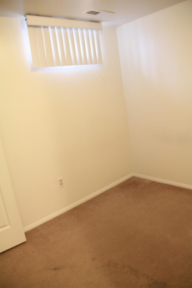 Building Photo - 545 N 800 E