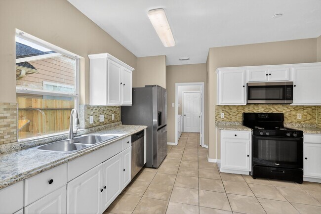 Building Photo - 3215 Sapphire Star Dr