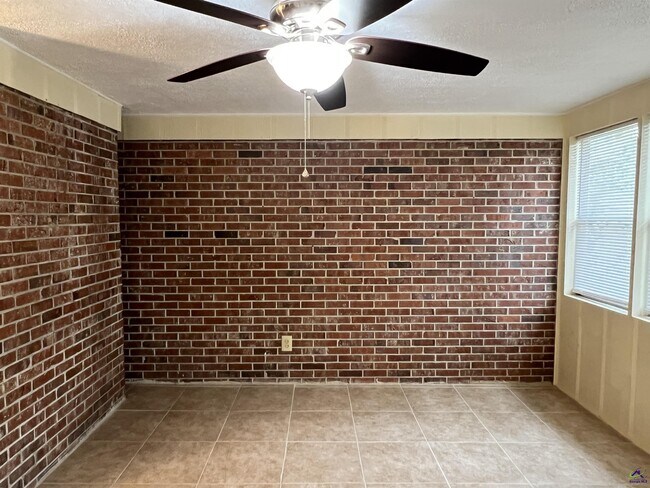 Building Photo - 3700 Dean Dr