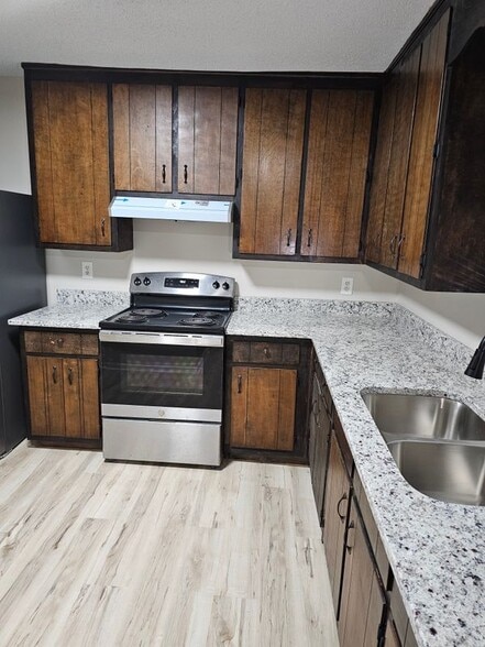 Building Photo - 2128 Terrace Club Ct