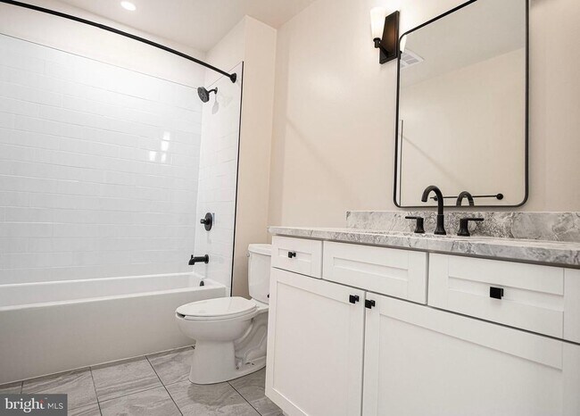 Building Photo - 128 N Bond St