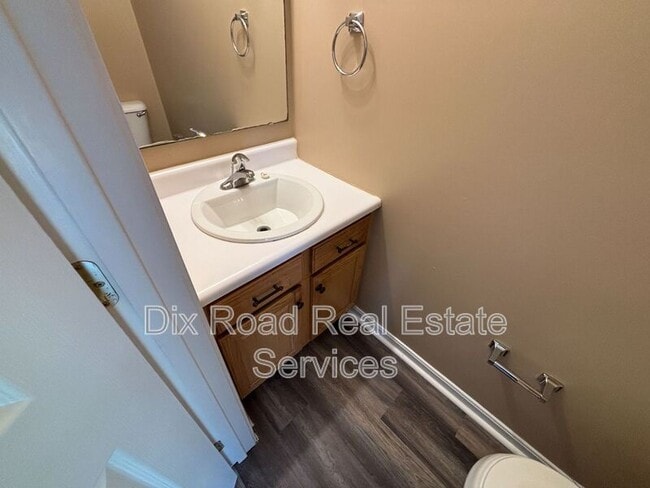 Building Photo - 6729 Fayetta Dr