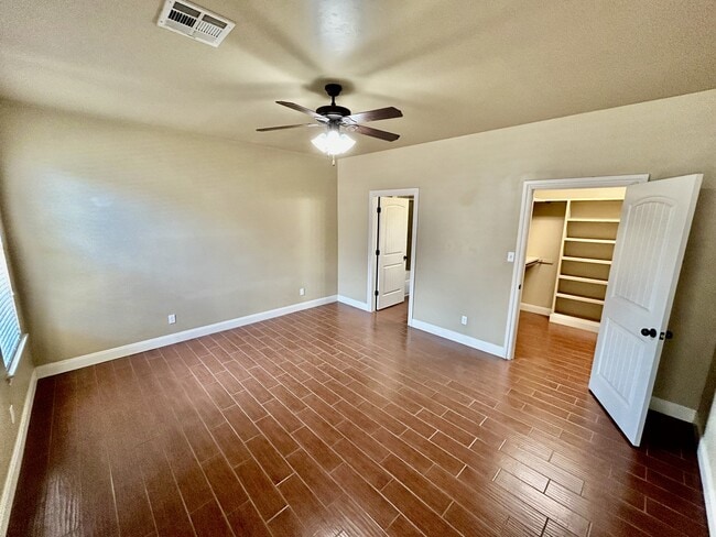Building Photo - 1417 N Monte Vista St