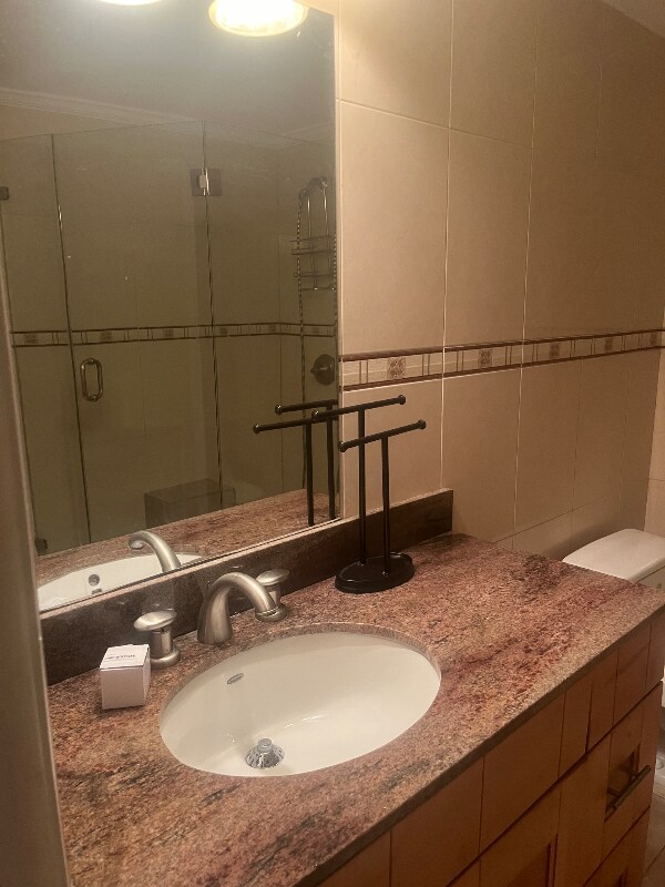 Building Photo - 413 Swallow Dr