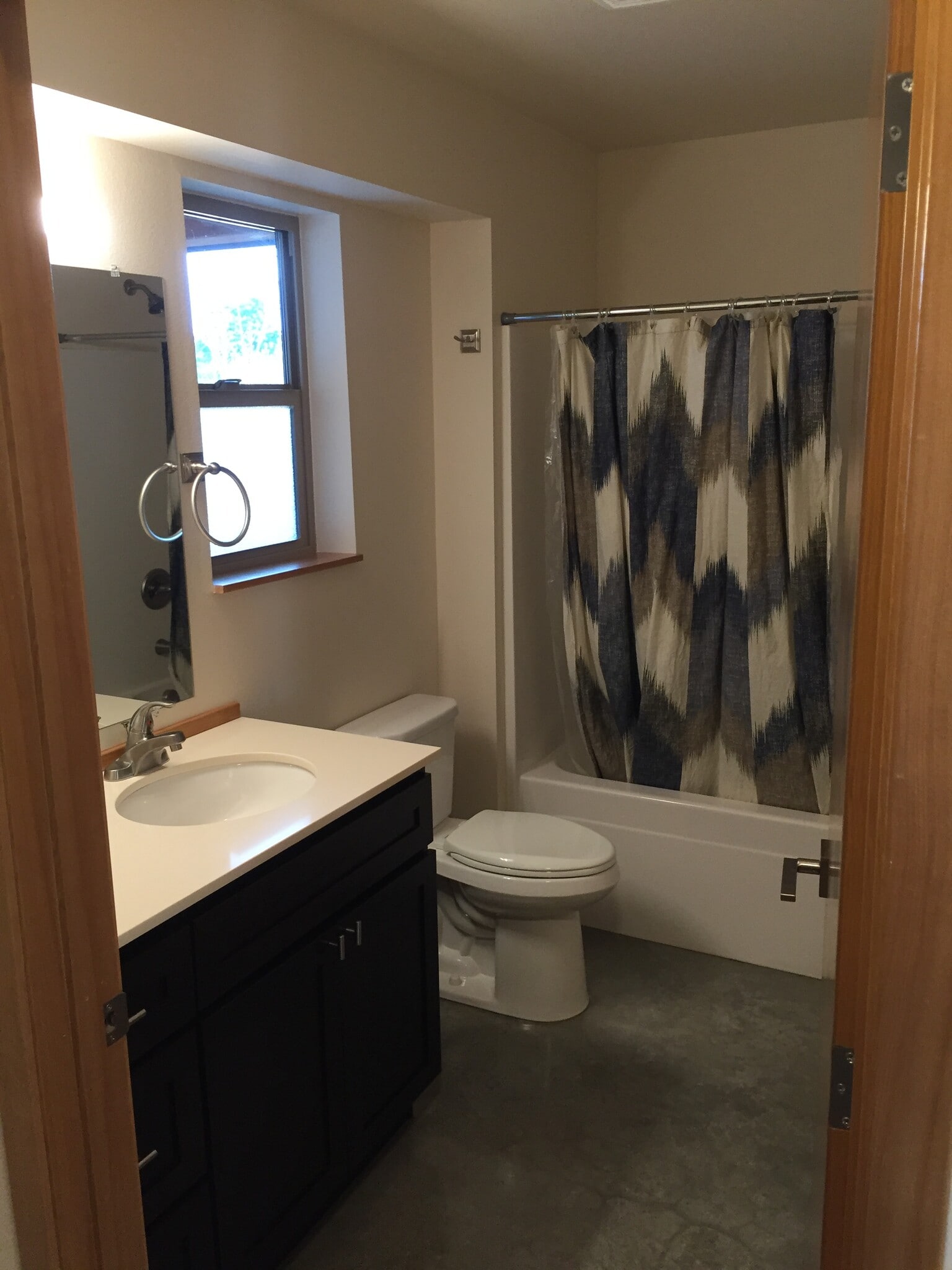 Building Photo - 13643 E Burnside St