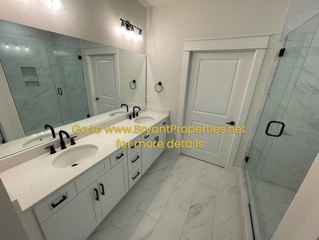 Building Photo - Single Family