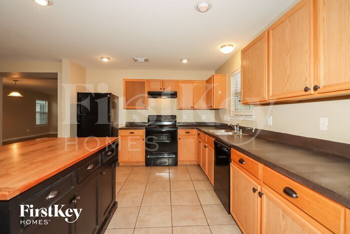 Building Photo - 18107 Valebluff Ln