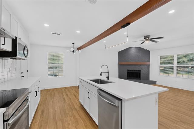 Building Photo - 6000 Cool Springs Dr