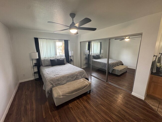 Building Photo - Newly renovated 2 bedroom, 2 bathroom condo