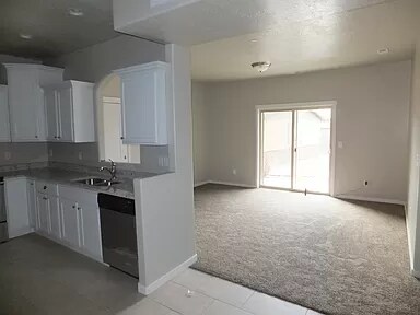 Building Photo - 127 E Jordan Ridge Blvd