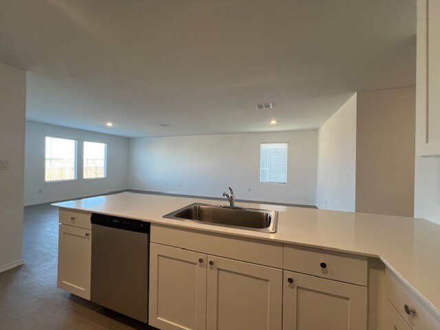 Building Photo - 531 Paris St