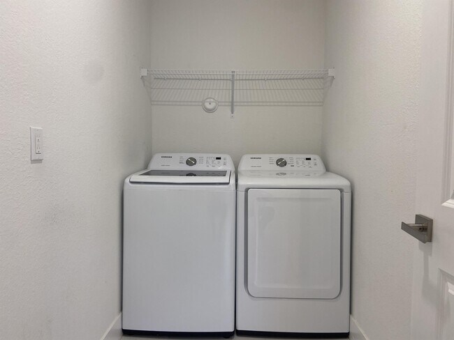 Building Photo - 359 Bella Sol Way