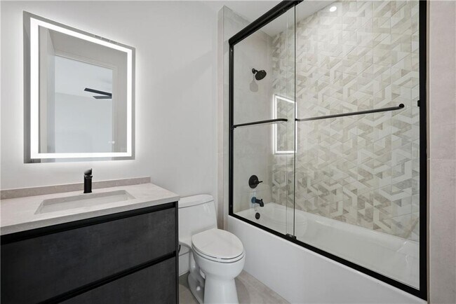 Building Photo - 1033 Reeder Cir NE