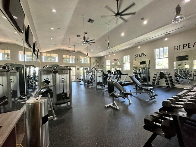 Building Photo - 750 Millbrae Ct