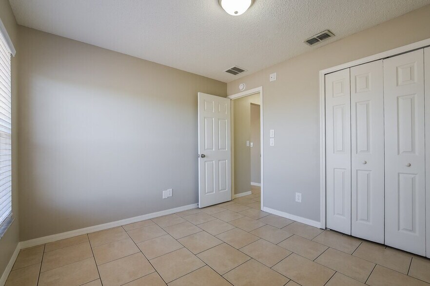Building Photo - 11752 Foxglove Dr