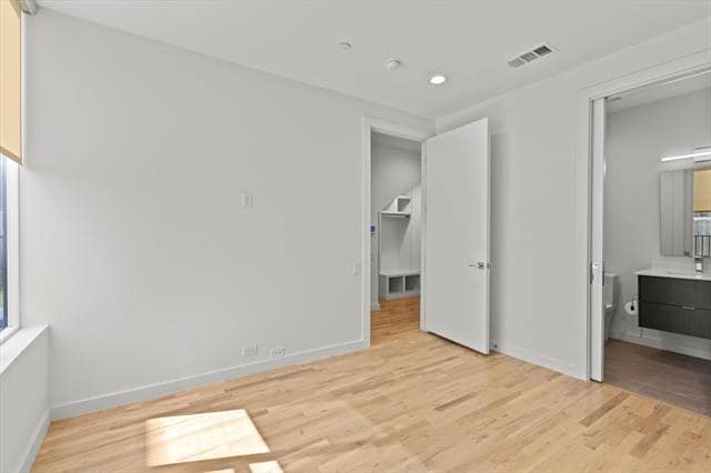 Building Photo - 4210 Delano Pl