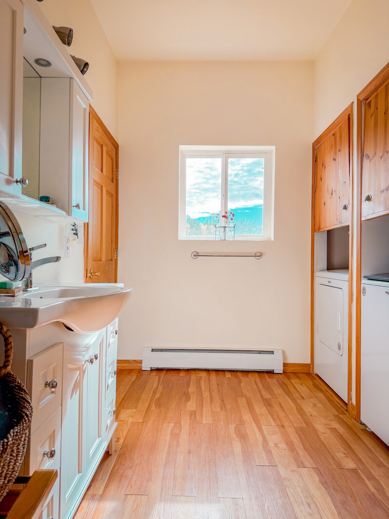 Building Photo - 440 S Peninsula Ln