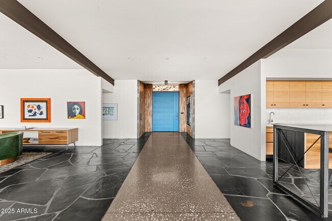 Building Photo - 4925 E Red Rock Dr