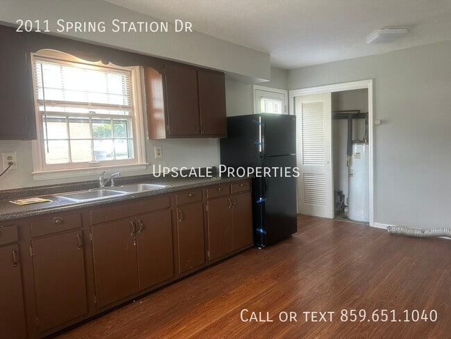 Building Photo - 2011 Spring Station Dr