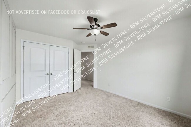 Building Photo - 8727 Pioneer St