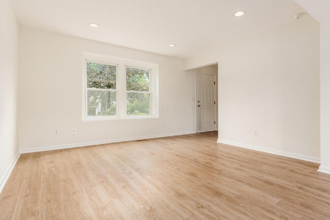 Building Photo - 8407 Covered Wagon Ct
