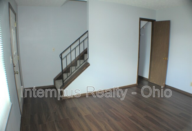 Building Photo - 716 W Light St