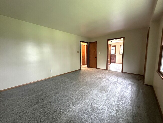 Building Photo - Two Bedroom Apartment in Westminster
