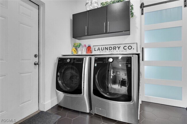 Building Photo - 1815 SW 85th Ct